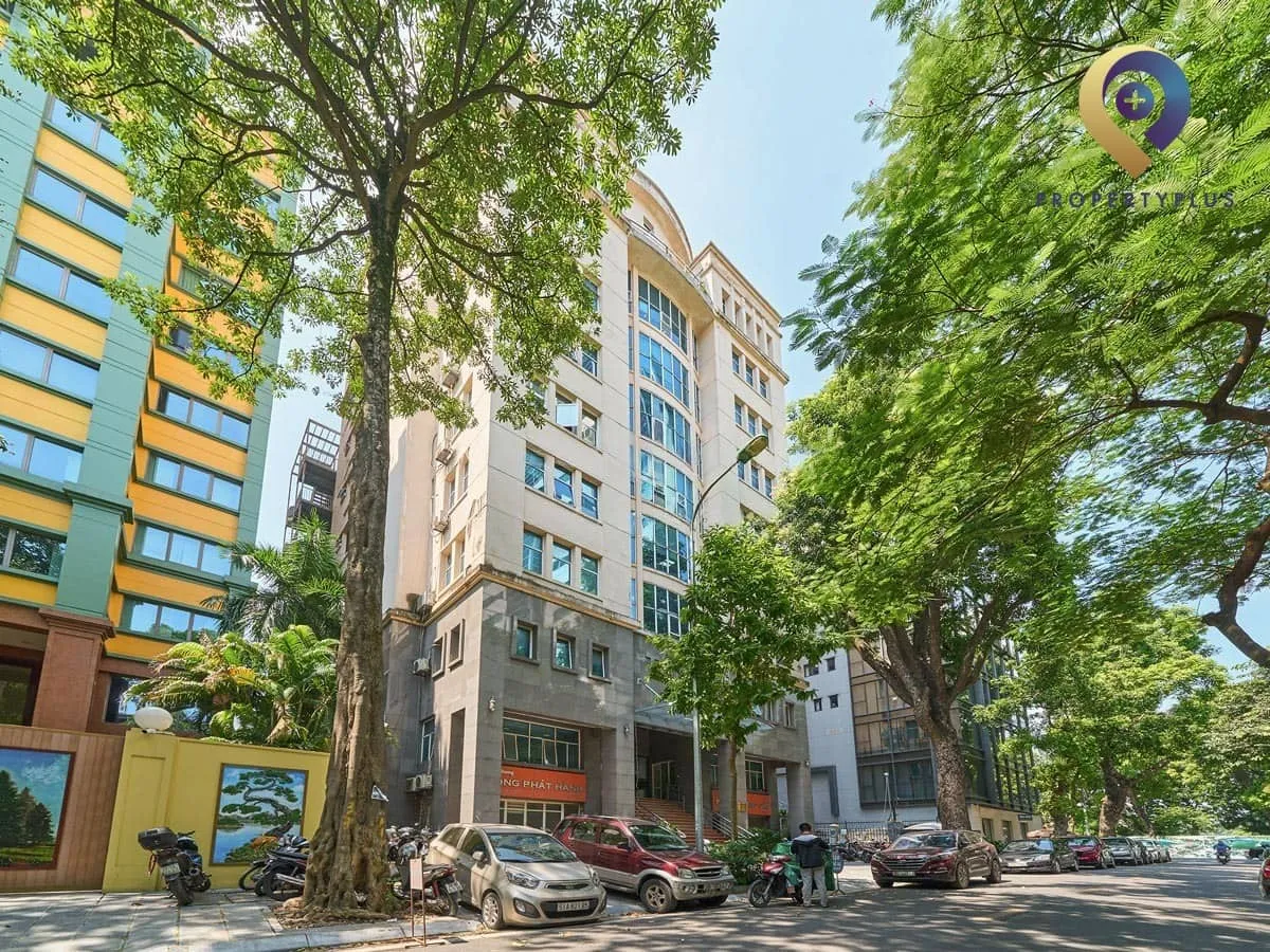 Toàn cảnh tòa nhà Báo Tiền Phong nhìn từ đường Hồ Xuân Hương, Hà Nội.